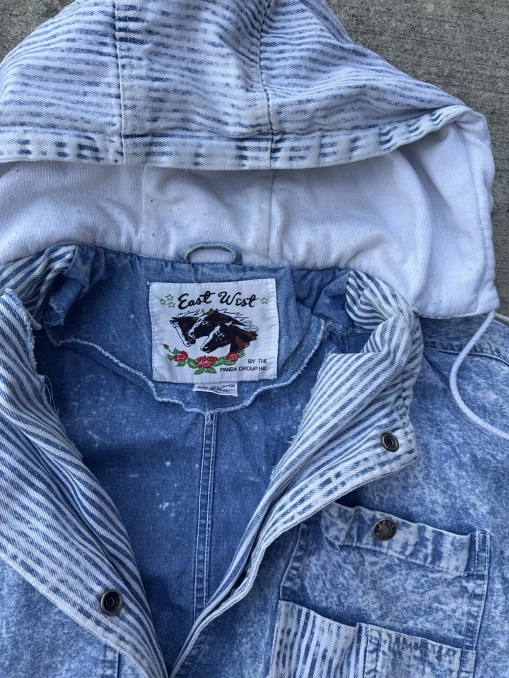 Vintage’s 80s East West Acid Wash Denim Bomber Jacket with a hood, Medium - Image 4 of 4