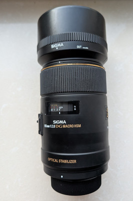 Sigma 105mm F2.8 EX DG Macro OS Objektiv für Nikon F