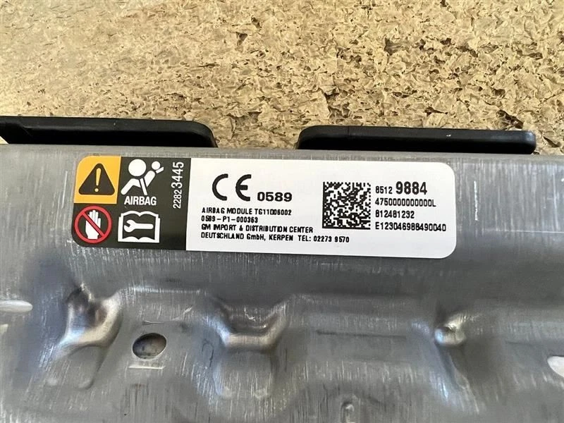 Bolsa de aire de rodilla izquierda para conductor Cadillac CT6 2016-20 85129884 negra inferior 2744838 Foto 3 de 3