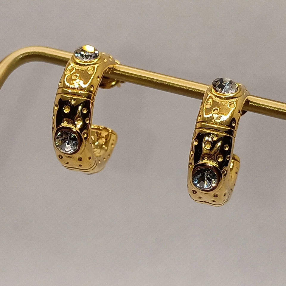 Pendientes de aro gruesos de oro pavé texturizado circonita cúbica chapados en oro acero inoxidable  Foto 4 de 4