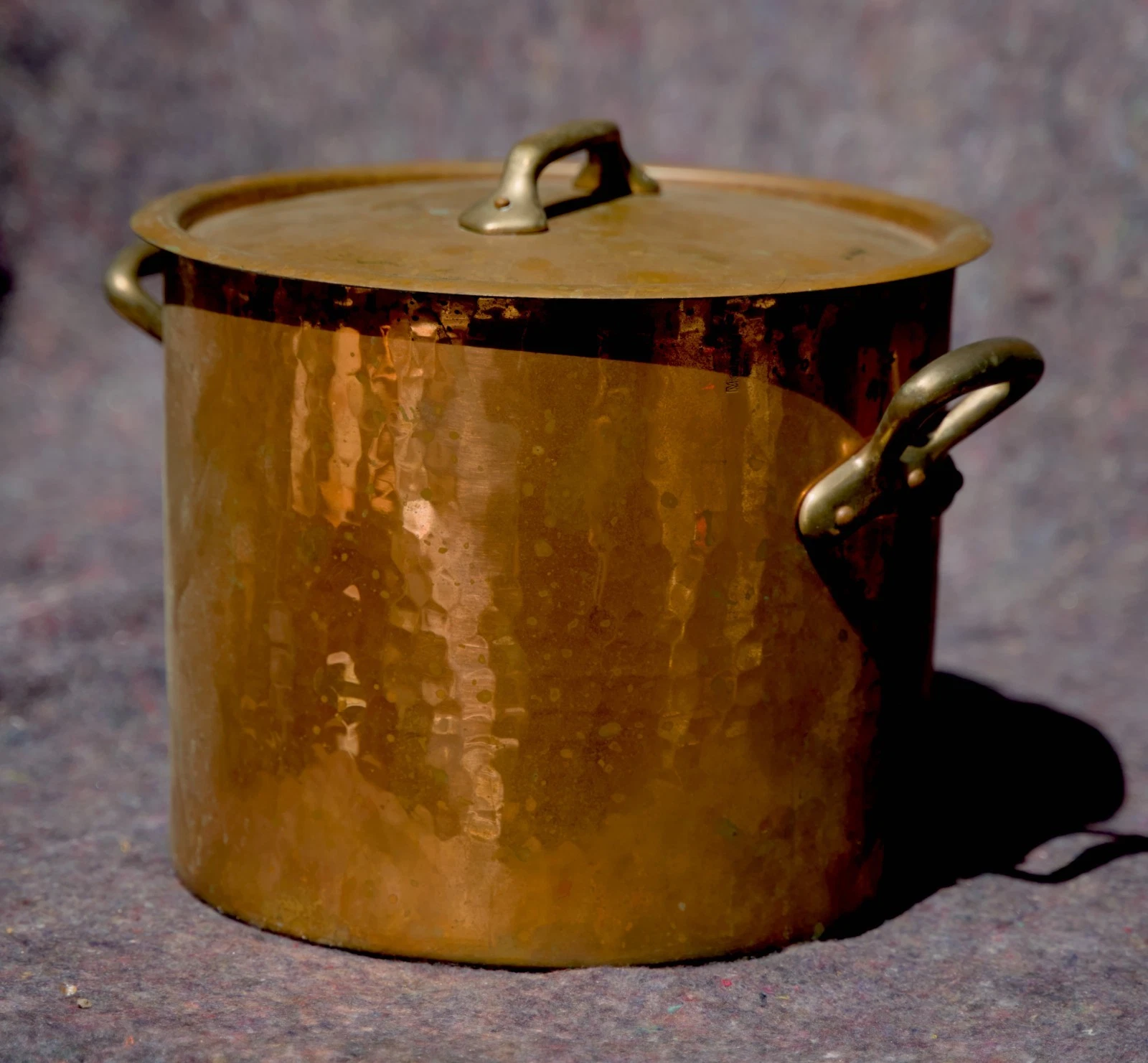Vintage Mauviel France 1830 Hammered Copper Pot 11 qt w/lid and brass handles
Opens in a new window