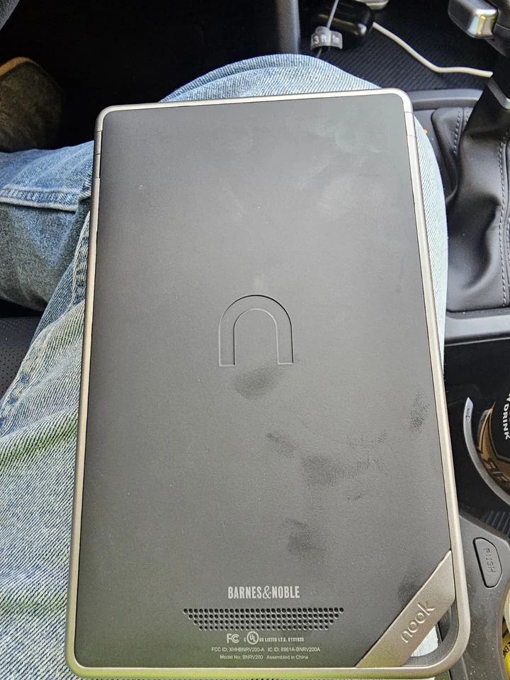 Nook Color Android Tablet 8GB BNRV200 Barnes & Noble - Image 2 of 2