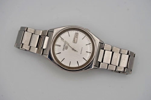 Gent's Boxed Vintage SEIKO 5 Automatic Day Date Mechanical Wristwatch 7009-3109