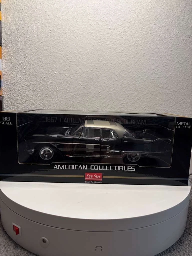 Литые модели и игрушечные транспортные средства Sunstar 1:18