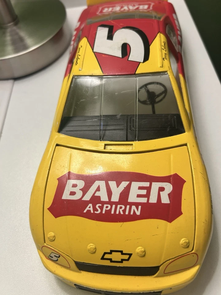 RACING CHAMPIONS 1996 TERRY LABONTE #5 BAYER ASPIRIN CHEVROLET NASCAR 1:18 Shell - Image 4 of 4