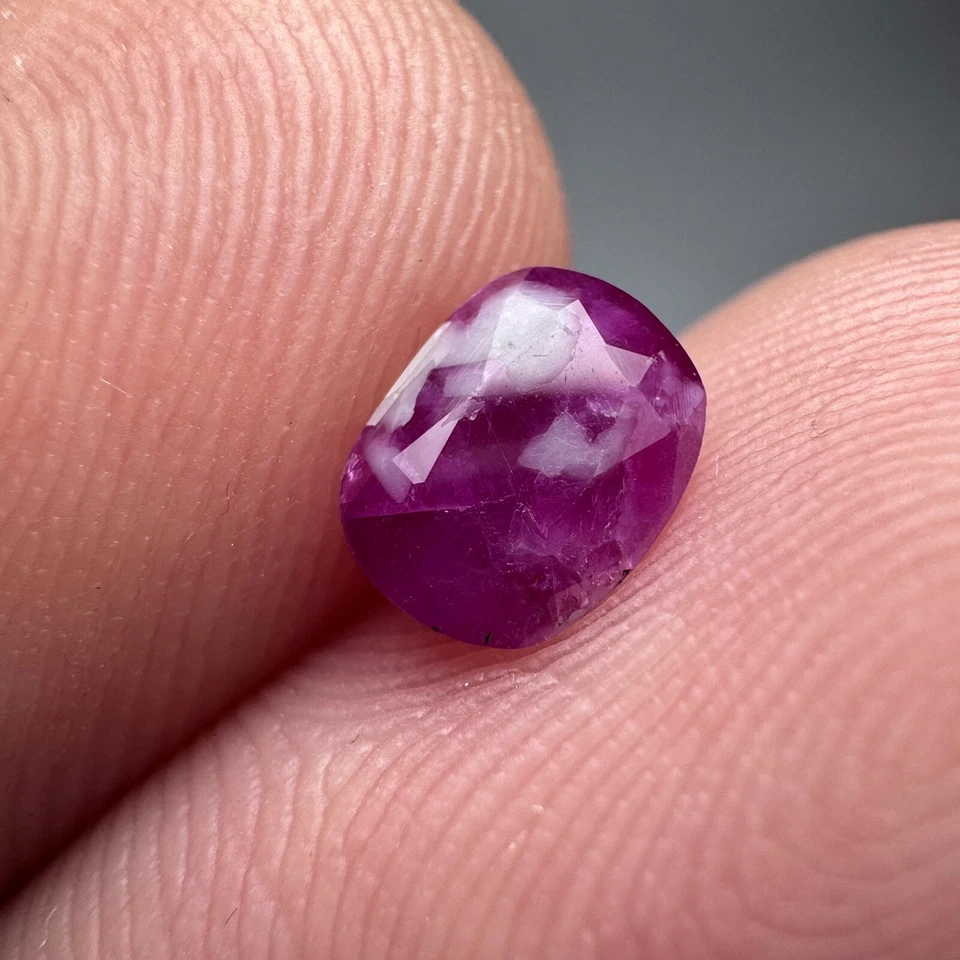 0.95 Carat Amazing Faceted Ruby Combined with Calcite From Jegdalek Afghanistan - Image 2 of 4