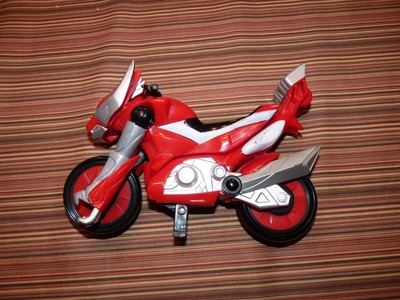 ben 10 omniverse big chill toy