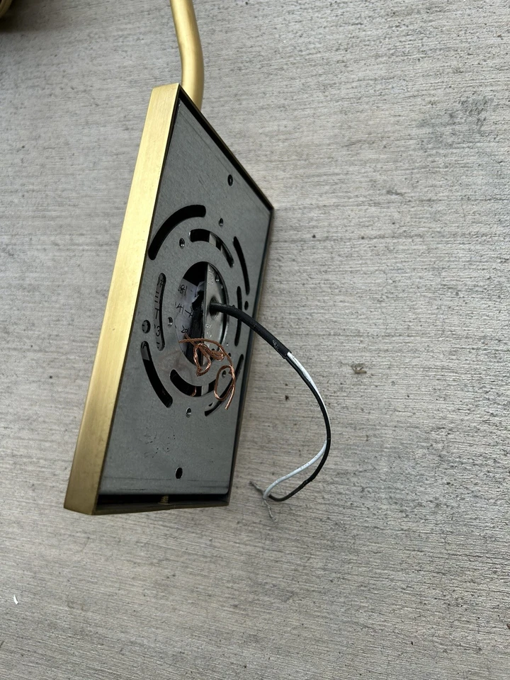 Aplique de pared Hudson Valley 4141 Solaris 1 luz 30" de alto en acabado de latón envejecido Foto 4 de 4