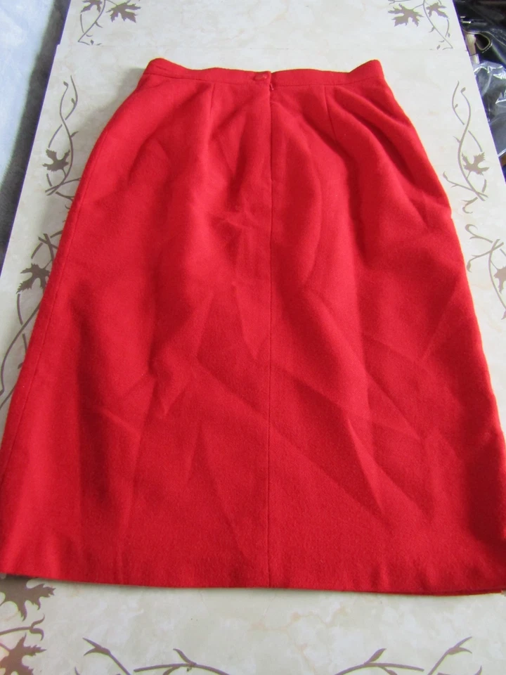 Women's First Avenue red Wool mix Pencil Straight Skirt  UK Size 12 - Image 3 of 3
