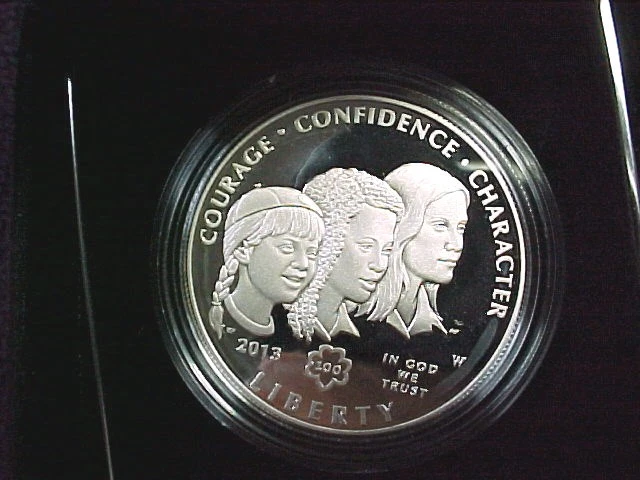 2013 GIRL SCOUTS OF THE USA CENTENNIAL PROOF SILVER DOLLAR  W MINT - Image 2 of 4