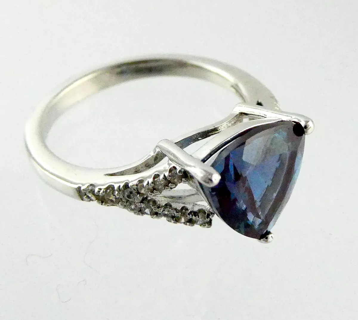 DK Color Change Lab Created Sapphire and Zircon Halo Ring 925 Size