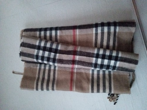 Scarf Unbranded 100% Wool Plaid Fringe- Brown, Black, Red And White - Picture 3 of 4