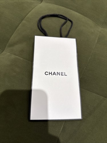 Chanel White Empty Gift Bag - 18 x 10 x 5 cm - Small