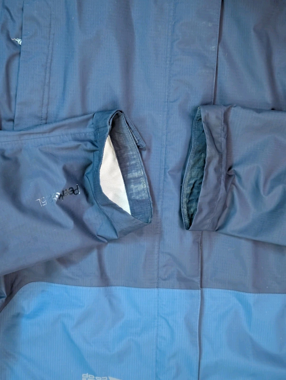 REI Co-Op Peak 2.5L Rain Jacket W/Pit Zips Full Zip Hooded Men’s MED - product detail image 4