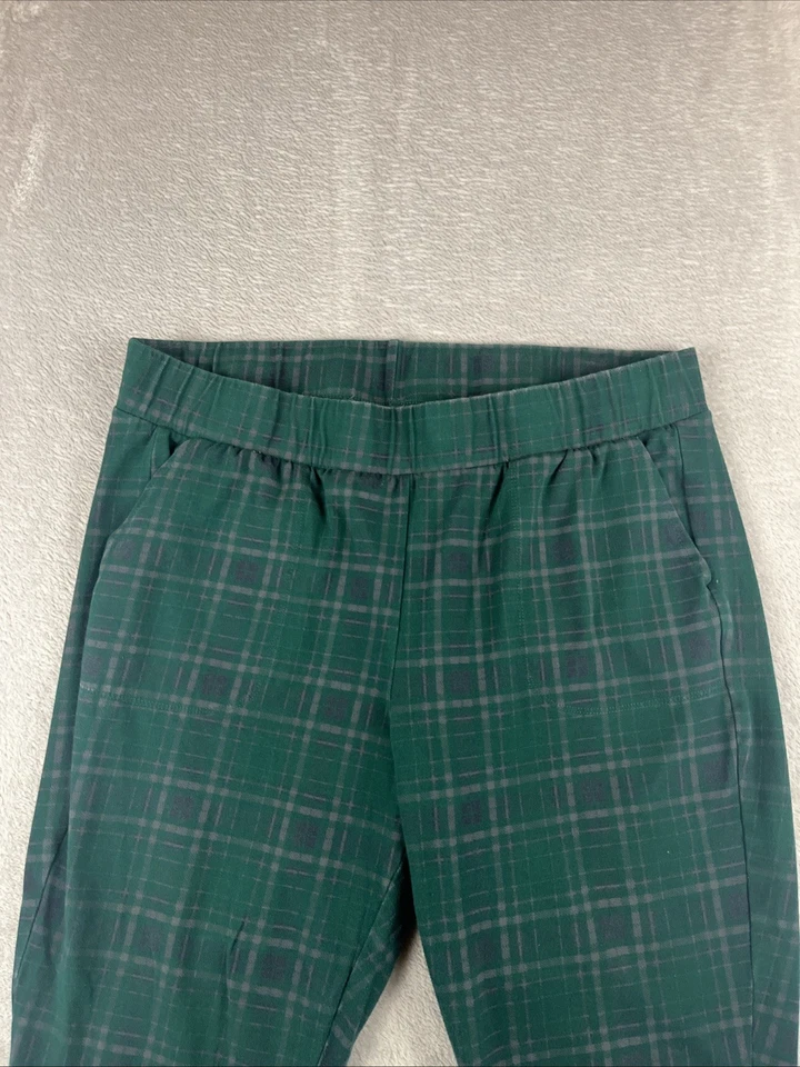 Pantalones elásticos recortados a cuadros verdes Torrid para mujer talla grande 3 Foto 4 de 4