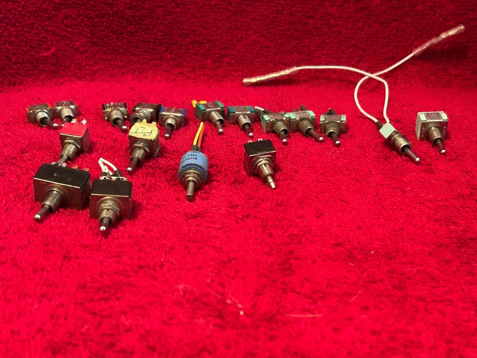 批量 18 件 ALCO AIRCRAFT 迷你狗开关 — 第 2/4 张图片