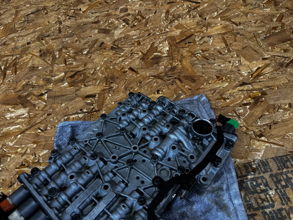 3.0 TRANSMISSION VALVE BODY CONTROL MODULE RWD JAGUAR XF XE OEM (2014-2019) - Image 2 of 4