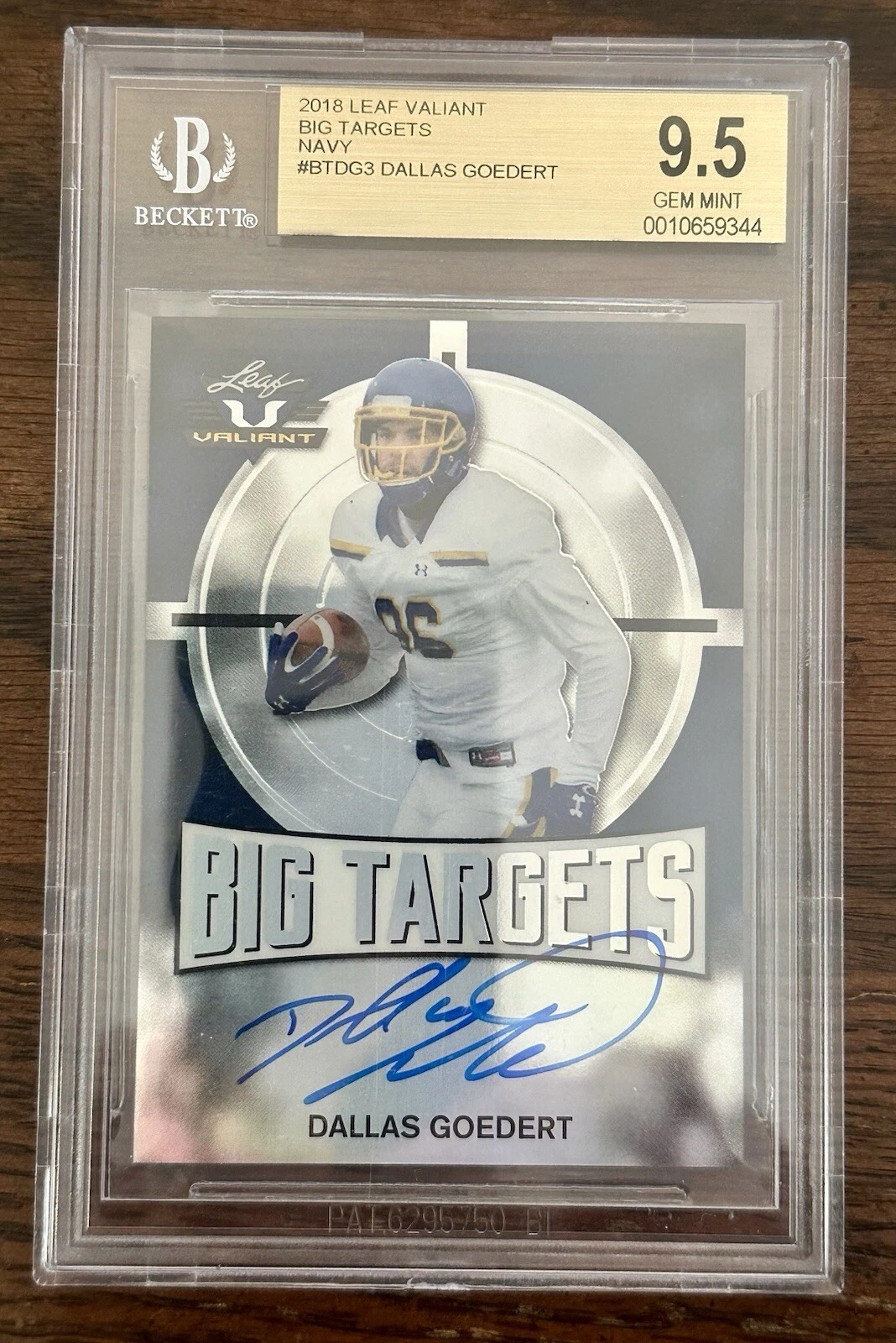 Dallas Goedert Leaf Valiant Big Targets Autographs #BTDG3 Purple