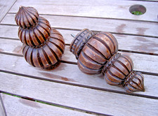 PAIR CUTAIN POLE ENDS FINIALS VINTAGE CLASSICAL HEAVY RESIN CARVED WOOD EFFECT