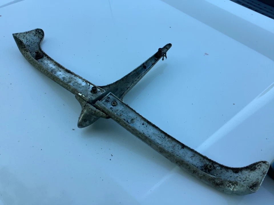 Hudson Hornet 1954 cromo capó adorno original picado Foto 3 de 4