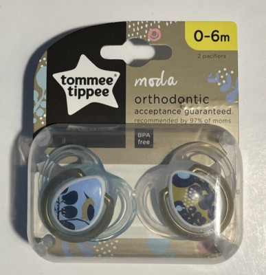 Tommee Tippee Moda Girls Orthodontic Pacifier 2-Pack Size 0-6 Months NEW