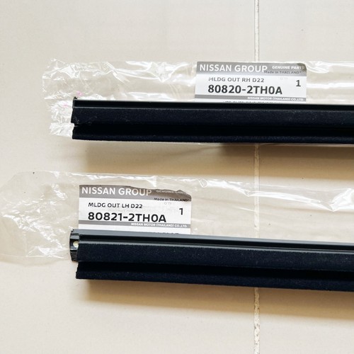 97-04 Genuine Nissan Frontier Navara D22 front outer door belt weatherstrip seal - Picture 3 of 6