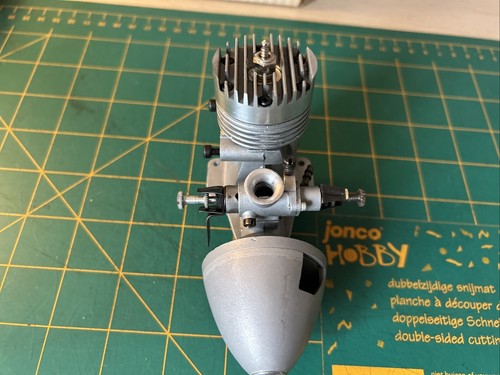 Fox Delux 40 BBRC Motor mit Schalldämpfer - Bild 9 von 15