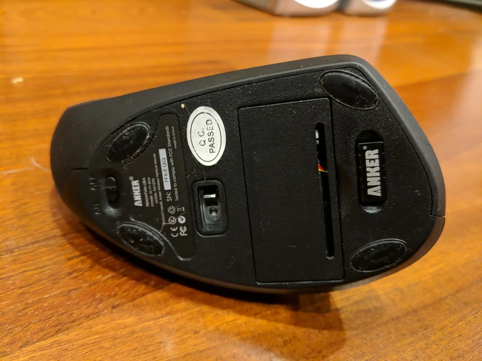 Anker 2.4G Wireless Ergonomic Optical 5-Button Mouse TM137G W/ Dongle! - Image 2 of 4