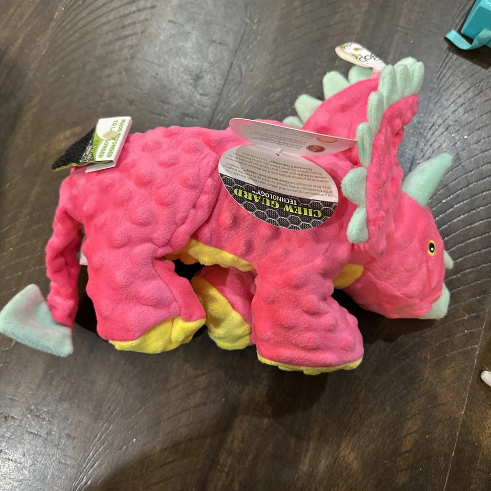 Juguete GoDog Dino Triceratops grande chirrido rosa verde azulado amarillo con tela protectora para masticar Foto 3 de 4