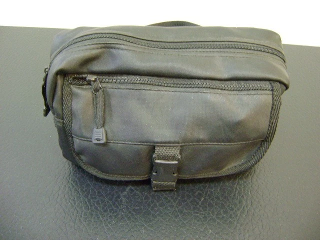 JVC Digital Compact VHS Camcorder - Model GR-SXM320U  Used - untested - Image 2 of 4