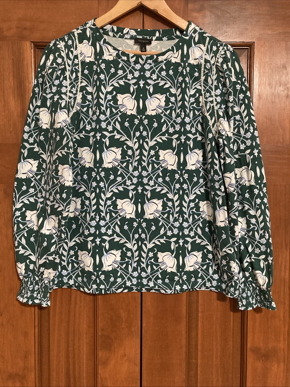 Talbots Women’s Sz Medium 100% Cotton Green Floral Long Sleeve Blouse top