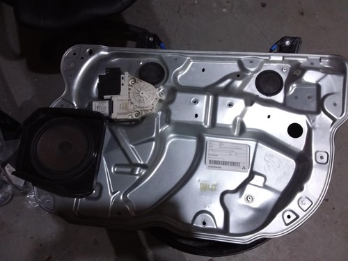 VOLKSWAGEN POLO RIGHT FRONT WINDOW REG/MOTOR POWER, 2 PIN PLUG TYPE, 6N, 12/96-0