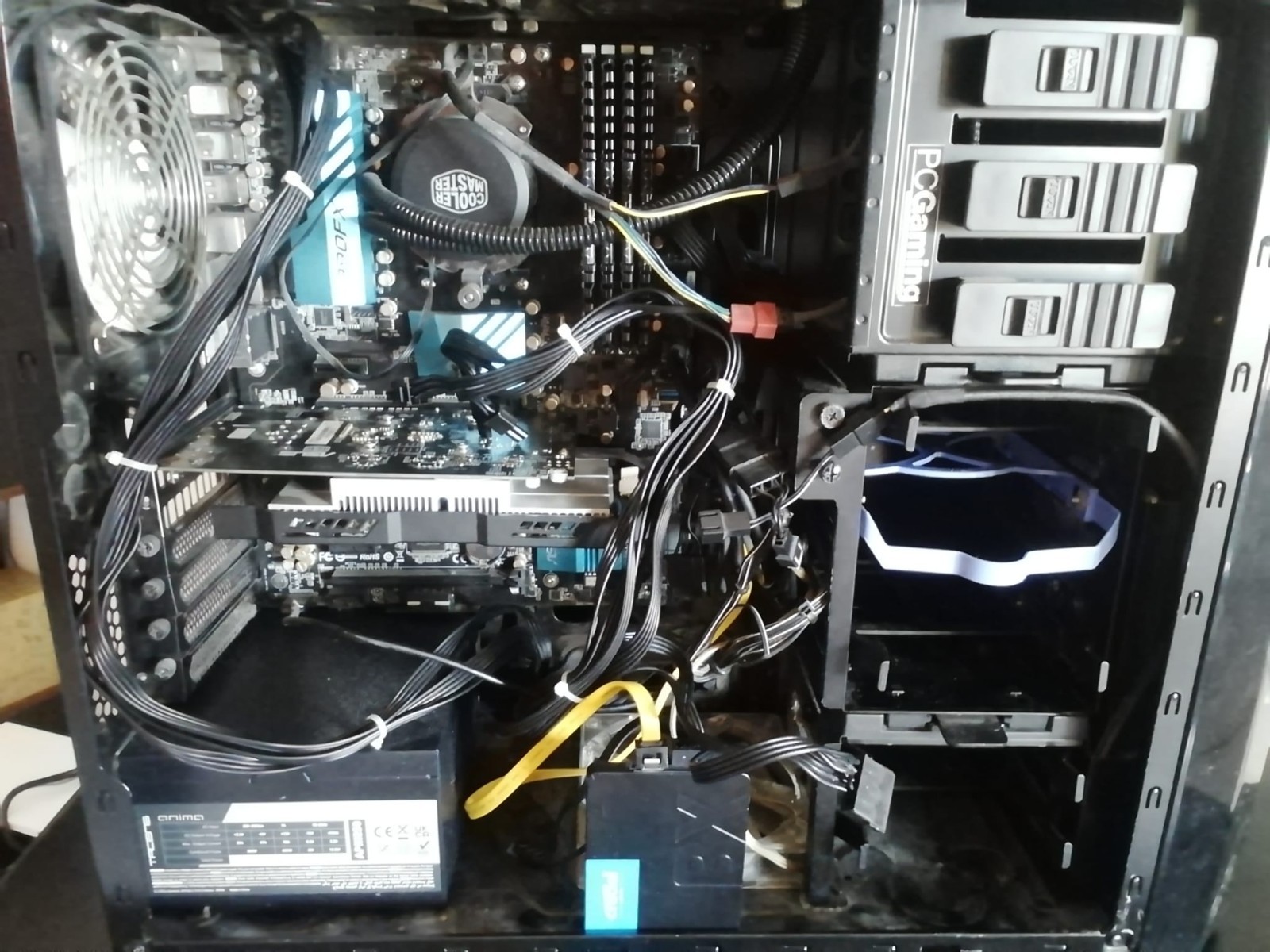 PC Gaming torre AMD FX-9590 32GB Scheda Video RX 580