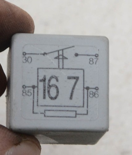 VW Golf 4 IV 1J (98-05) Relais 167 Kraftstoffpumpe - 191906383C #B377