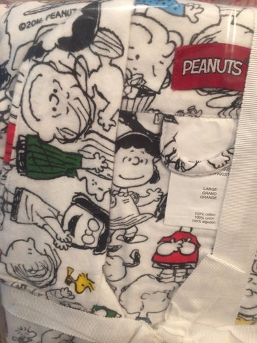 Pottery Barn Teen PEANUTS FRIENDS PAJAMAS Snoopy Christmas NWT Small - Picture 2 of 2