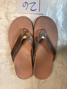vionic pink flip flops