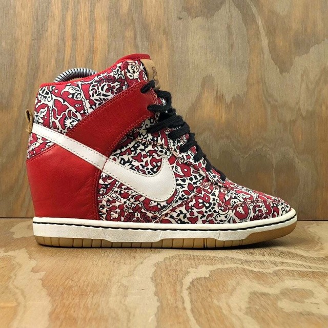 red nike dunk sky high