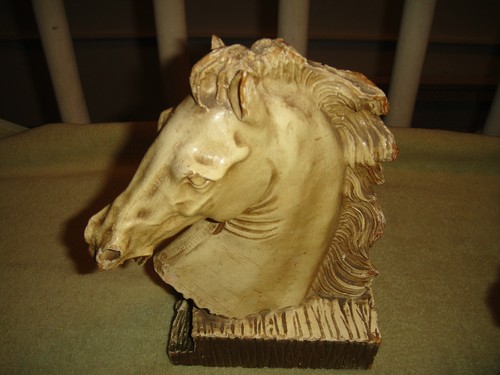 Par de sujetalibros de caballo tallados en resina de madera vintage melena que fluye inusual busto de caballo - Imagen 10 de 12