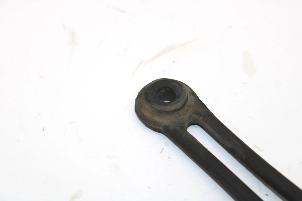 Комплект оригинальных ремней капота 1996 Yamaha Vmax 600 Xt 8V0-77171-00-00 Q4161 - Изображение 2 из 4