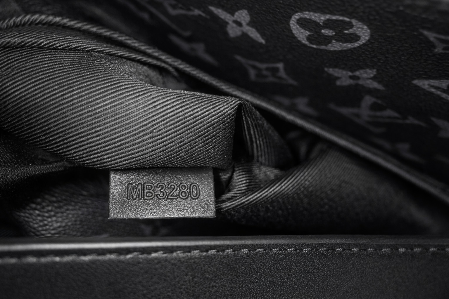 Louis Vuitton Monogram Eclipse Keepall Bandoulièr… - image 4