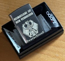 Zippo HEIMAT LIEBE IST KEIN VERBRECHEN + GRATIS GRAVUR mit oderohne Geschenk-Set
