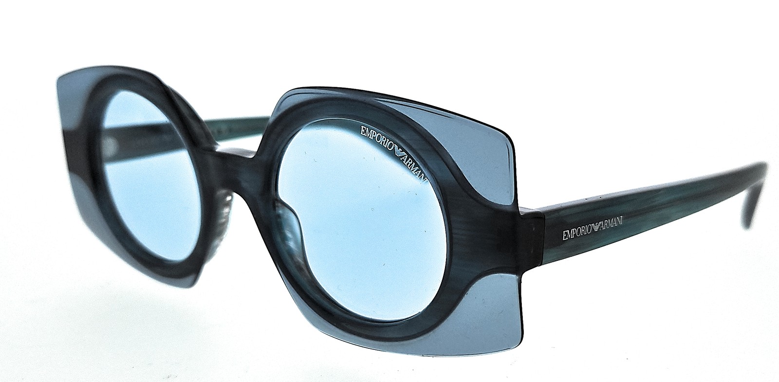 Прозрачные синие квадратные солнцезащитные очки Emporio Armani 0EA4207 603180 Blue Top 18990₽