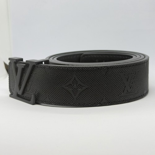 Louis Vuitton Monogram Black Leather Belt Size Black 120/48 Fits 32–38″ Waist