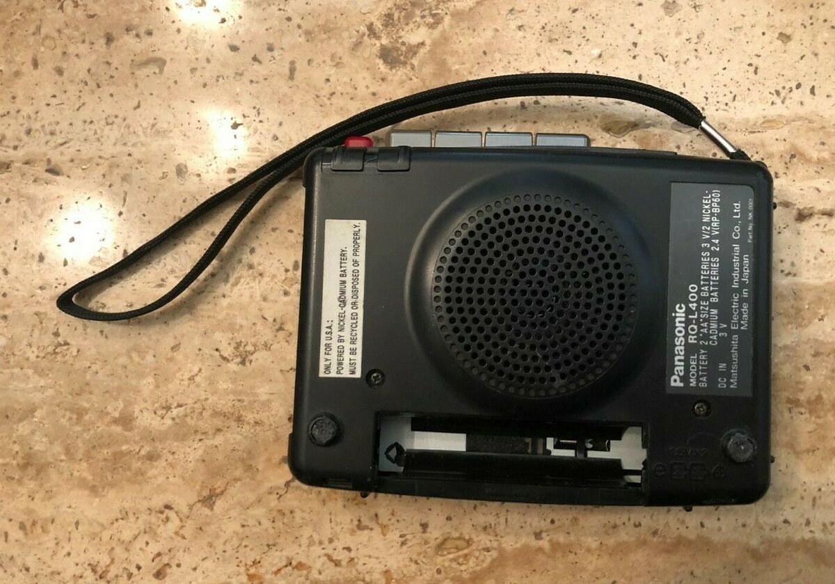 Panasonic CASSETTE CORDER RQ-L400 - READ - NO BATTERY COVER Panasonic CASSETTE CORDER RQ-L400 - READ - NO BATTERY COVER