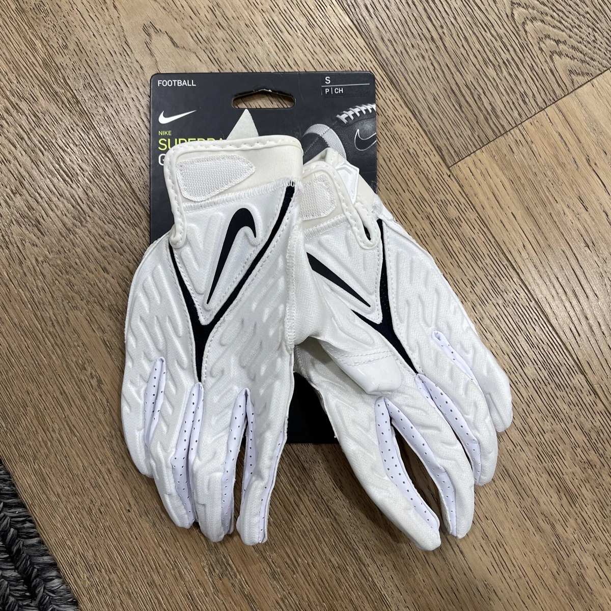 Nike best sale sticky gloves