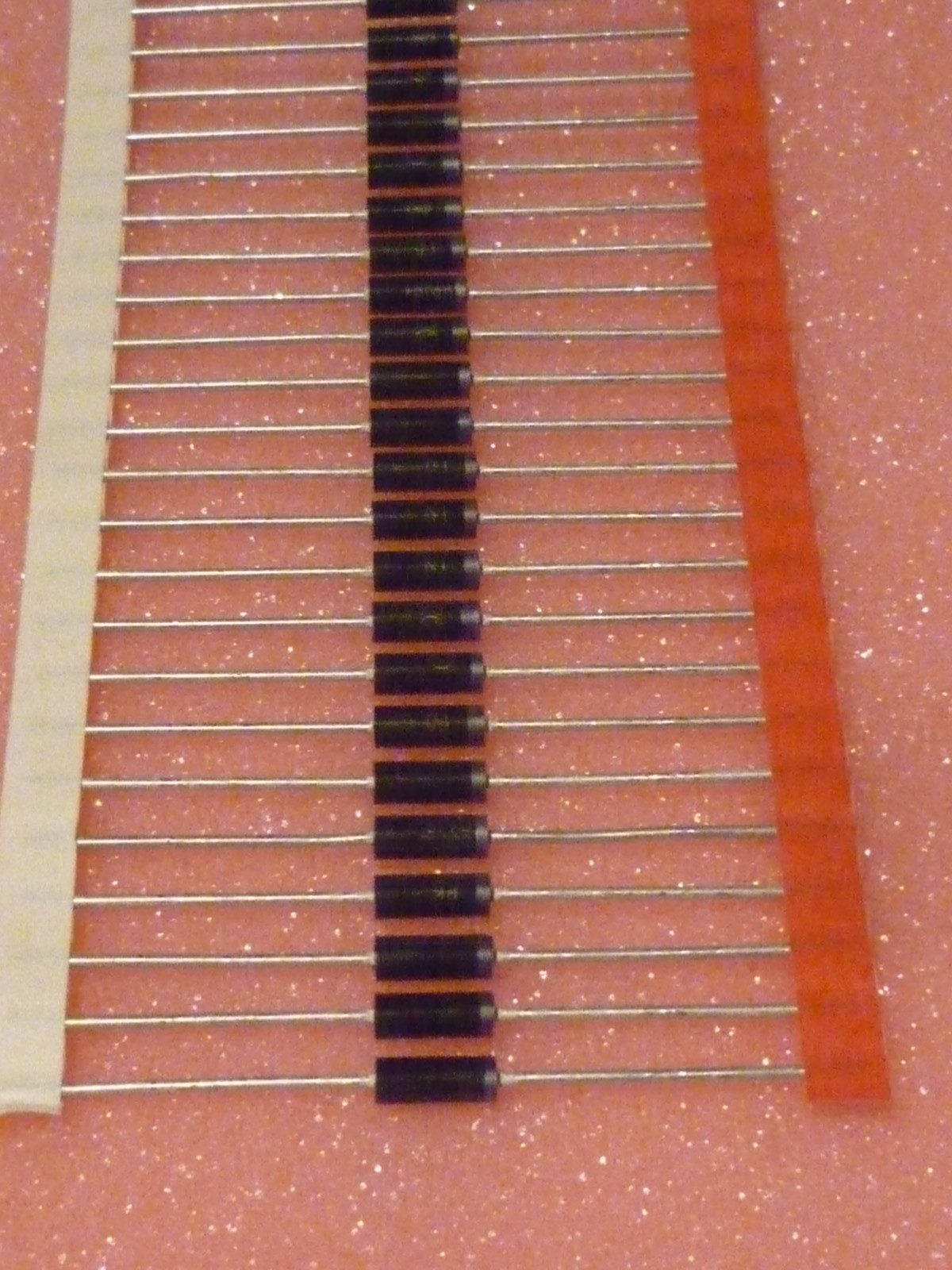 200 Diodes Zener 1W HALJIA - 10 Modèles 3.3V à 7.5V - 1N4728 à 1N4737 - Boîte De Rangement Incluse