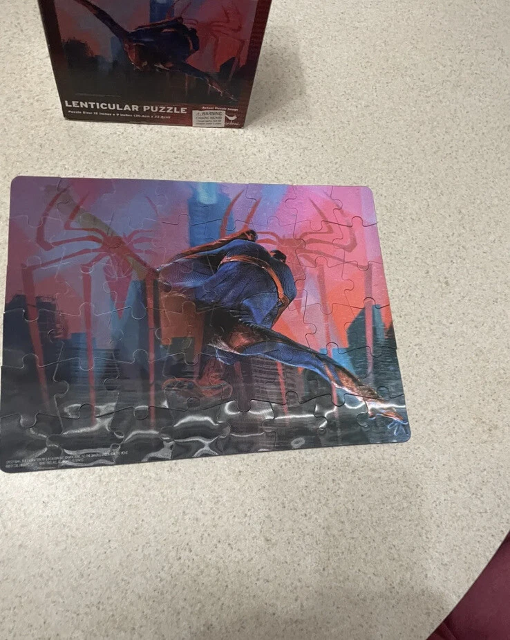MARVEL THE AMAZING SPIDER-MAN 48 PIECE LENTICULAR MOVIE PUZZLE - Image 3 of 4