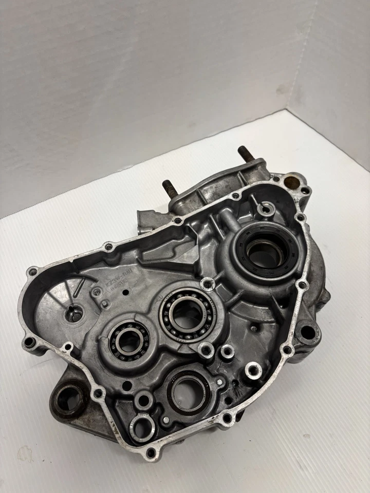 03 Honda CR250 CR250R CR 250 2002-2003 motor derecho cárter cárter mitad Foto 4 de 4
