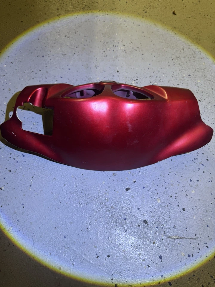 Cubierta de manillar delantero de plástico roja genuina Scooter Roughhouse 50 2015 Foto 2 de 4