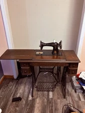 Vintage Early 1900's Singer Sewing Machine Treadle Table Cabinet - 5 Drawer